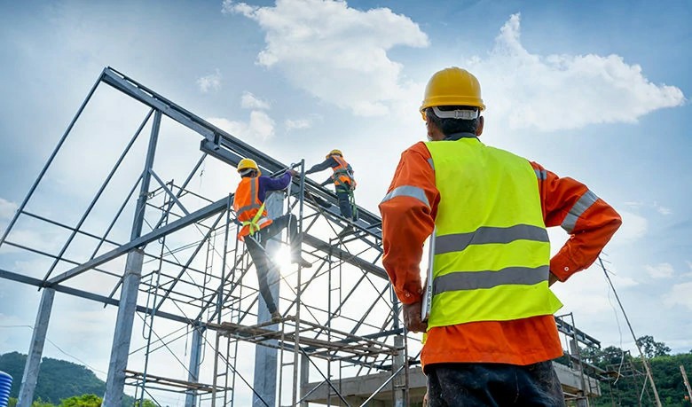 Why Effective Communication is Key to Working at Heights... - Abrasive Wheels Training UK